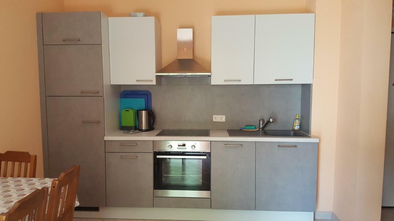 Apartments Marina Оміш Екстер'єр фото